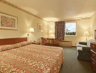 Columbus Grand Hotel & Banquet Center