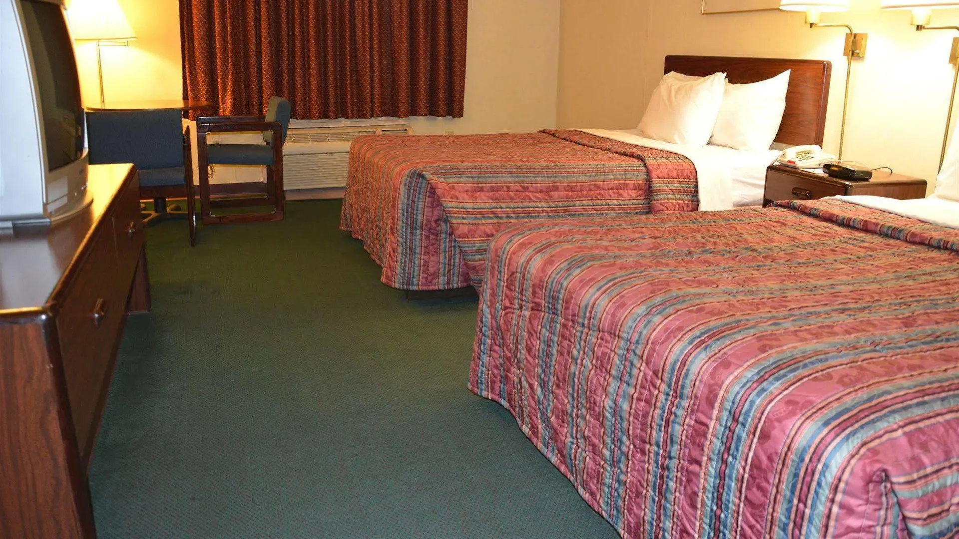 Columbus Grand Hotel & Banquet Center 2*,  United States