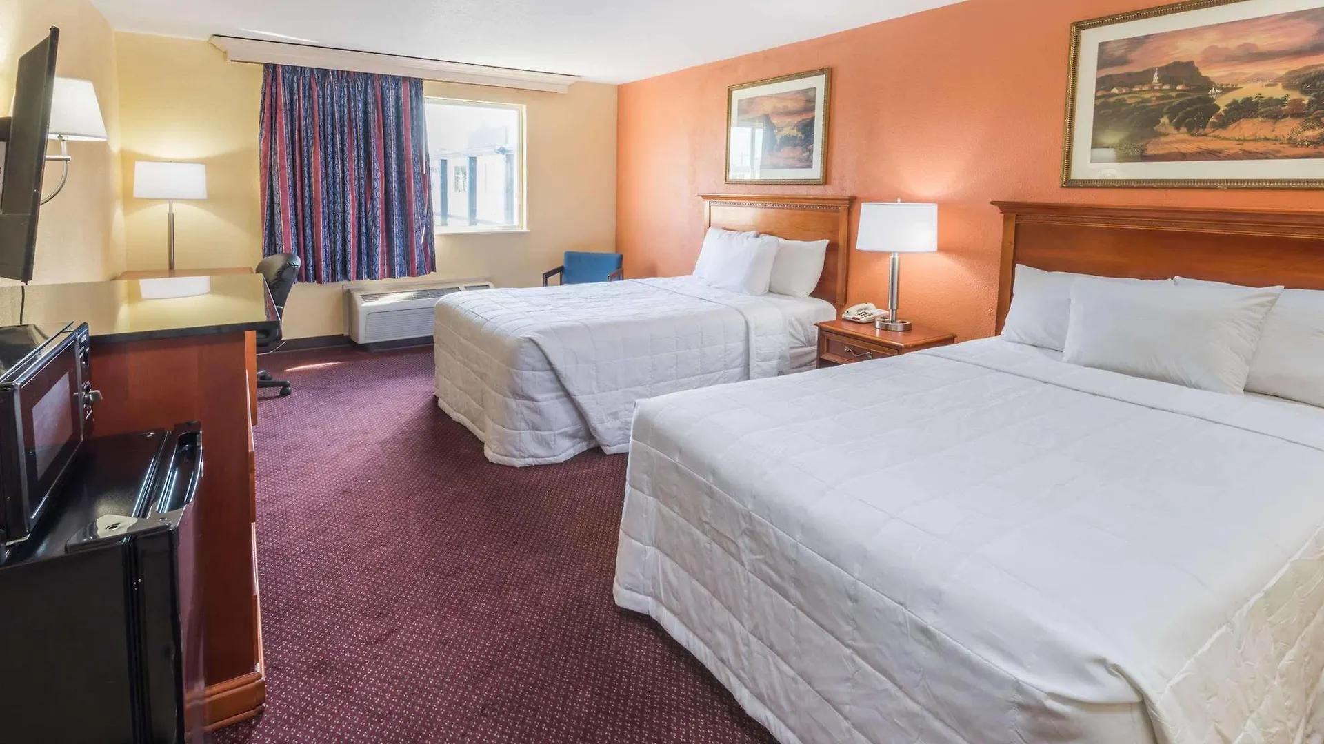 Columbus Grand Hotel & Banquet Center