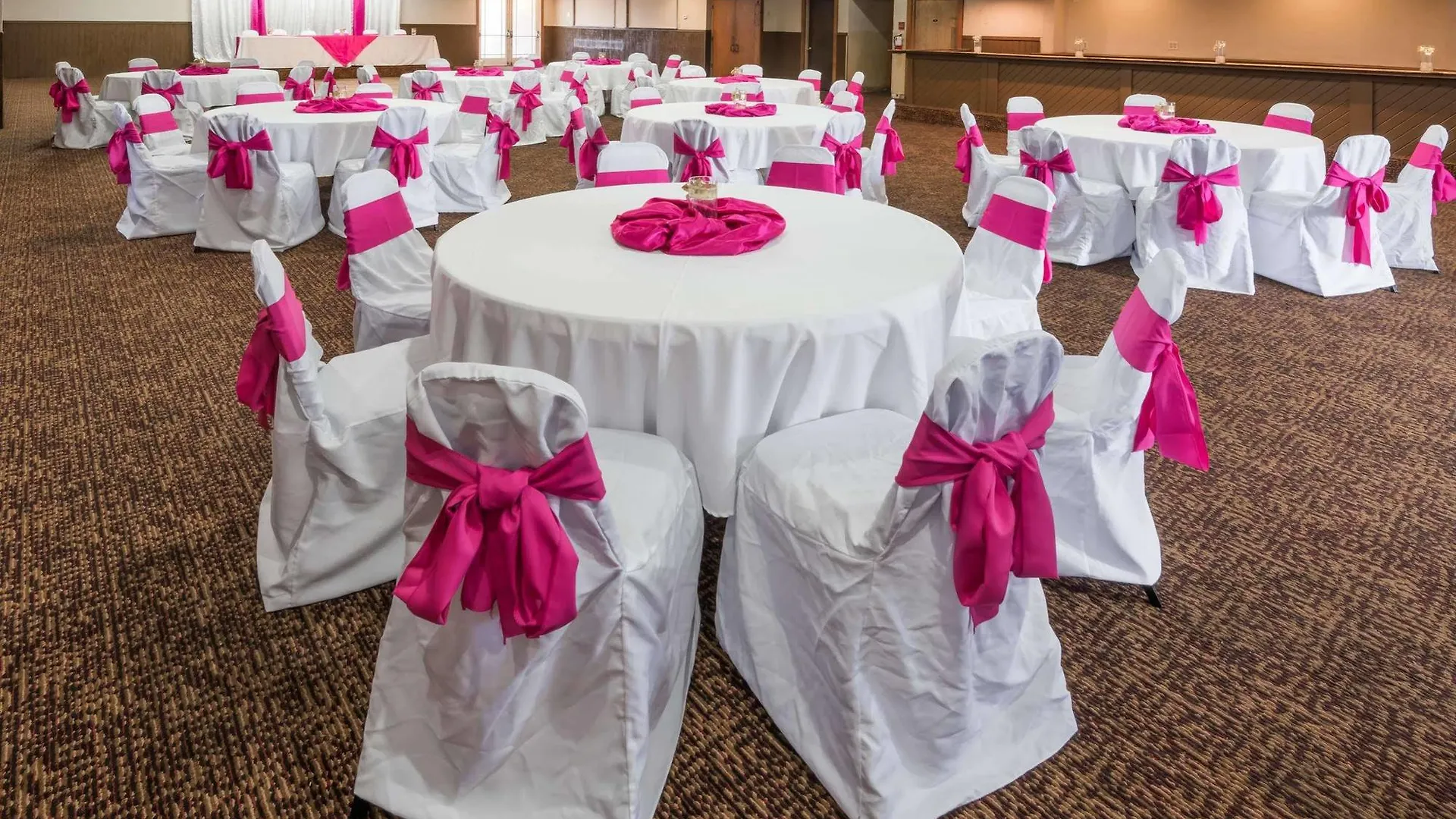 Columbus Grand Hotel & Banquet Center