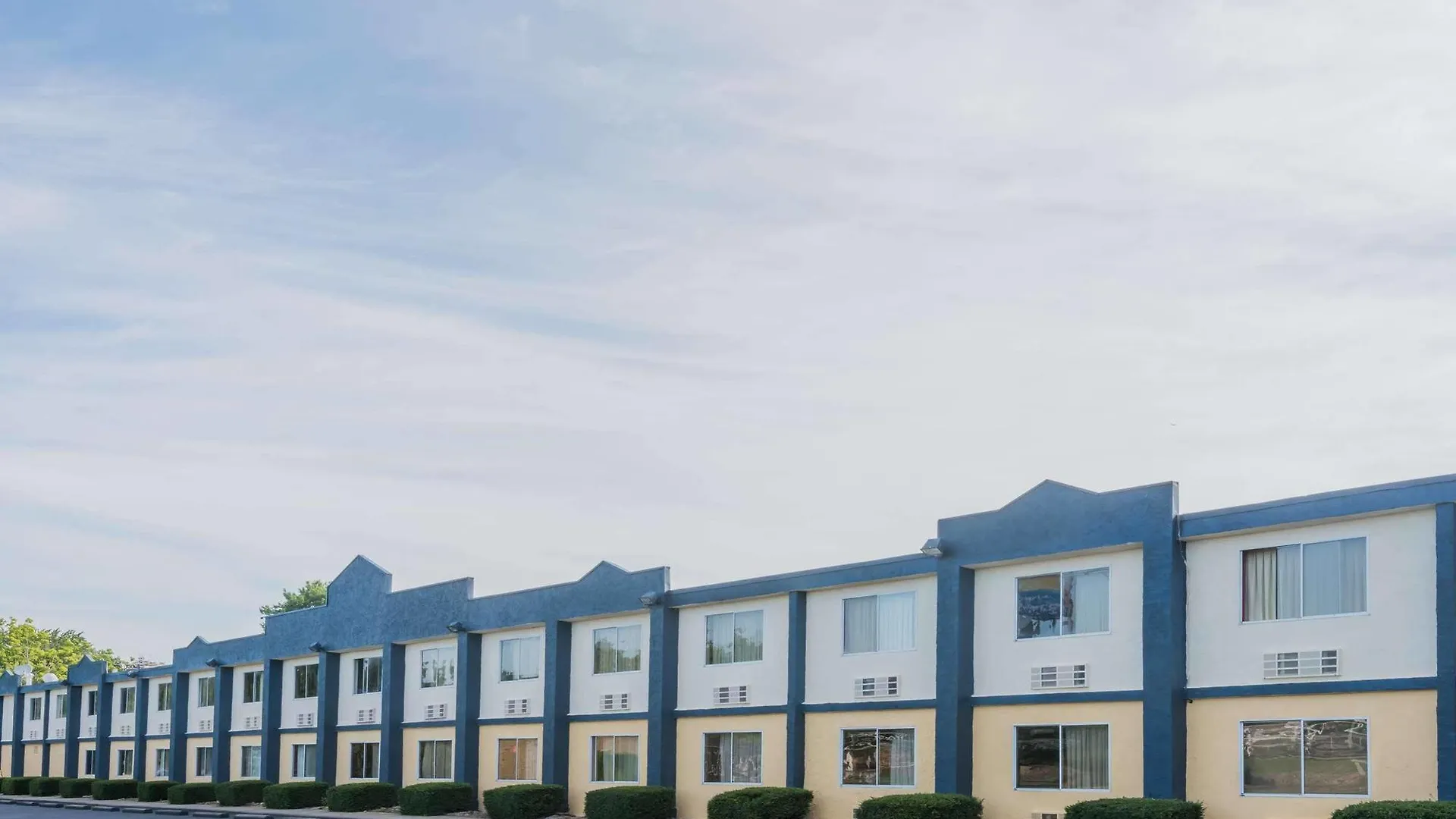 Columbus Grand Hotel & Banquet Center 2*,